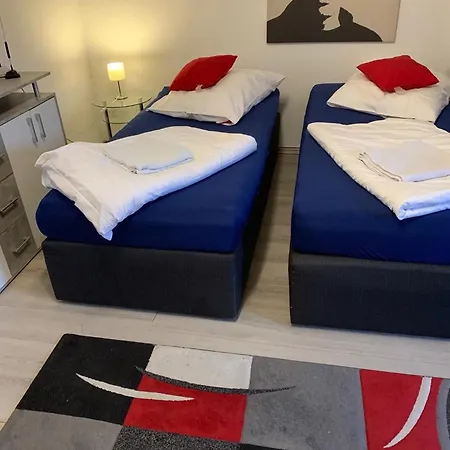 49 Mit Balkon, Einbau Kueche , Eigenes Bad ,2 Boxspringbetten, W-lan, Tv , Waschmaschine Oberhausen (North Rhine-Westphalia)