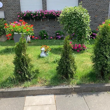 Apartmán 49 Mit Balkon, Einbau Kueche , Eigenes Bad ,2 Boxspringbetten, W-lan, Tv , Waschmaschine Oberhausen (North Rhine-Westphalia)