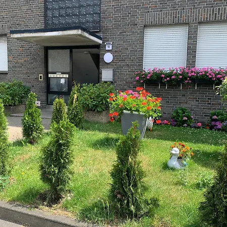 49 Mit Balkon, Einbau Kueche , Eigenes Bad ,2 Boxspringbetten, W-lan, Tv , Waschmaschine