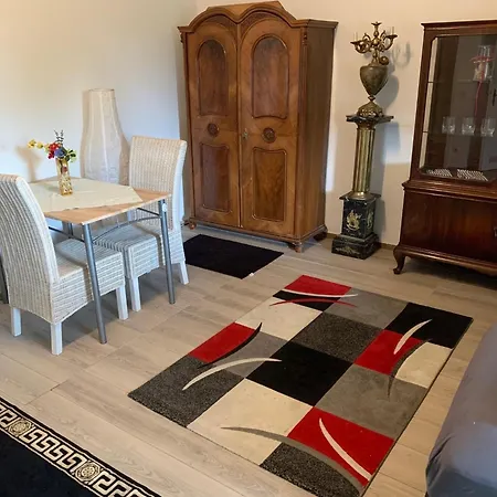 49 Mit Balkon, Einbau Kueche , Eigenes Bad ,2 Boxspringbetten, W-lan, Tv , Waschmaschine Apartmán